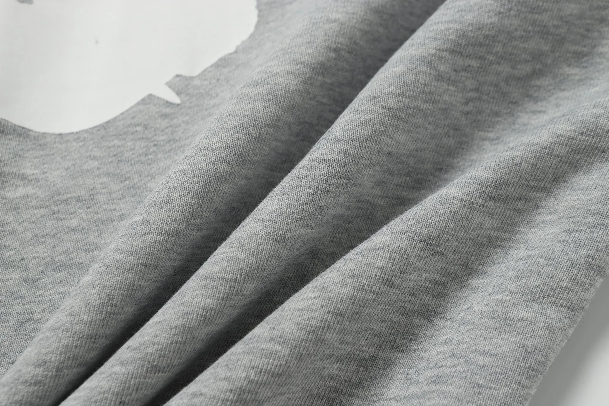 8002# DENIM TEARS Kapok European and American trendy brand high-quality printed hooded sweatshirt set. Terry fabric weighs 380 grams. Threads are customized and dyed in the same color. Color Black Gray Purple Size S-XL